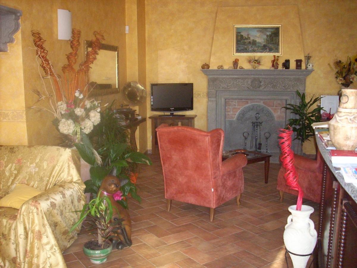 Antica Della Via Francigena Aparthotel
